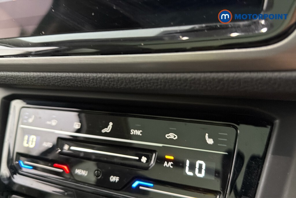 Volkswagen Touran Match Black #22