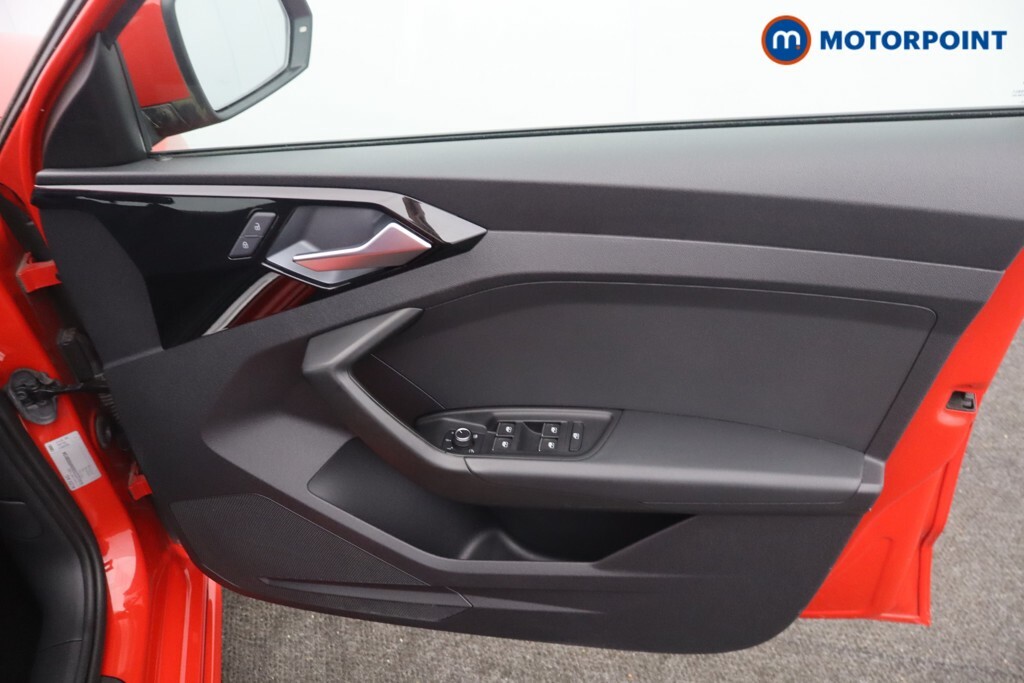 Audi A1 Sportback Citycarver 30 Tfsi Black #14