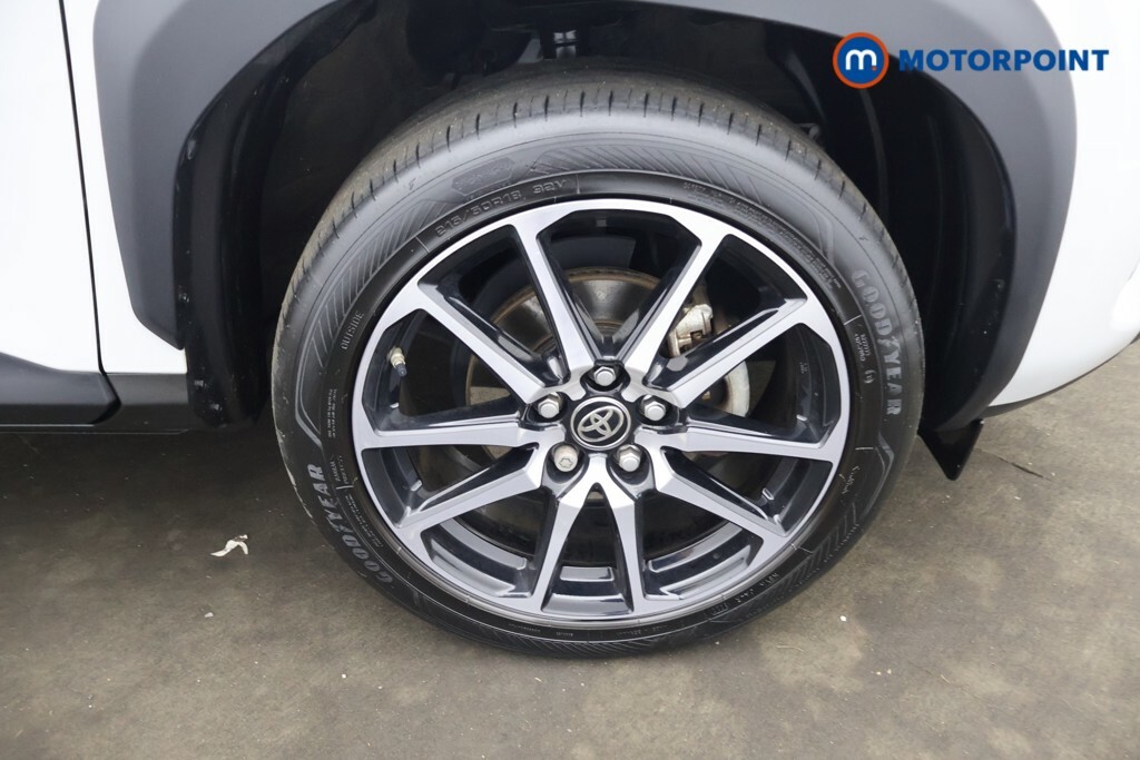 Toyota Yaris Cross Dynamic White #27