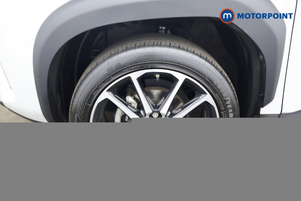 Toyota Yaris Cross Dynamic White #28
