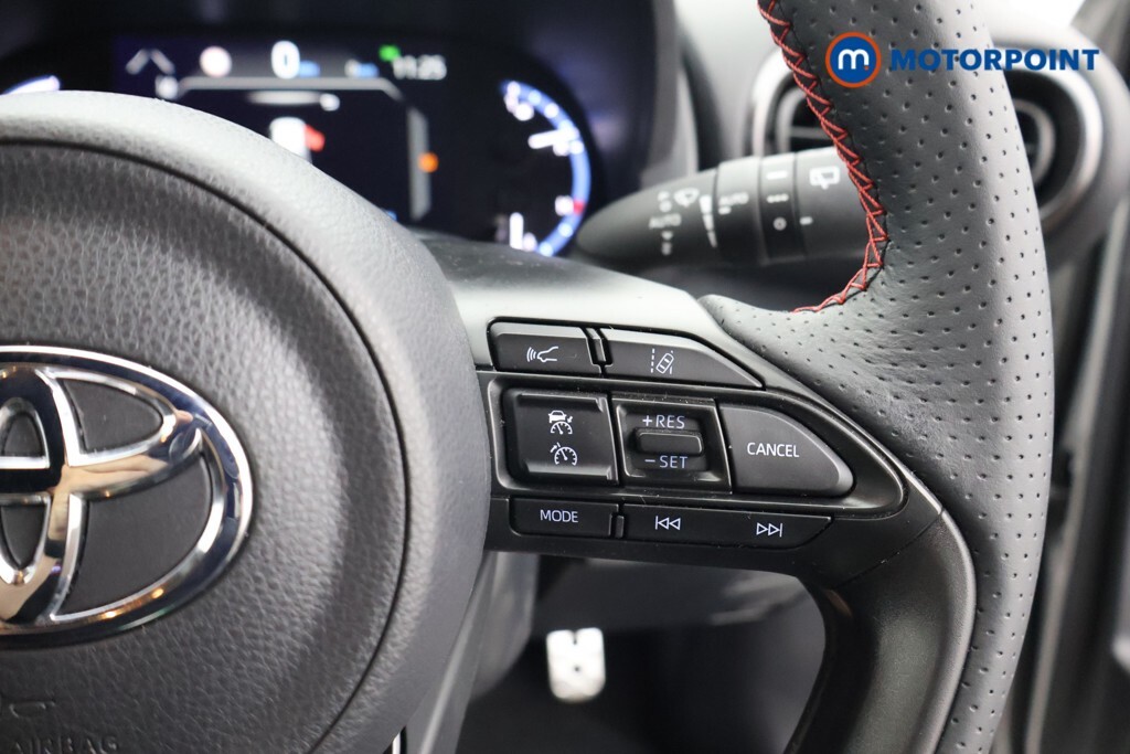 Toyota Yaris Cross Dynamic White #11