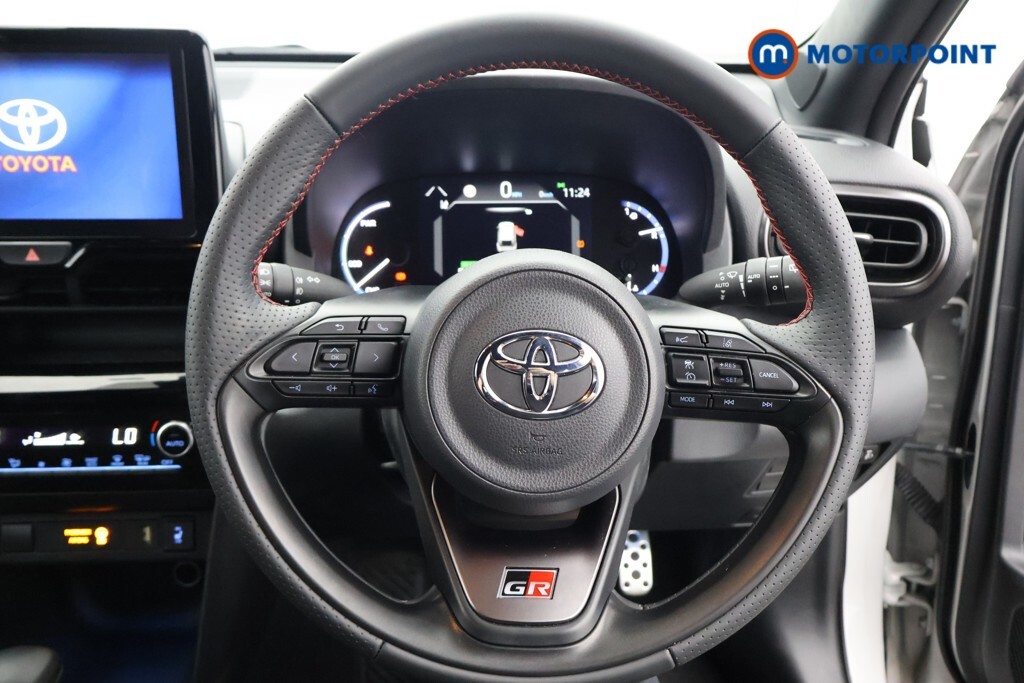 Toyota Yaris Cross Dynamic White #9