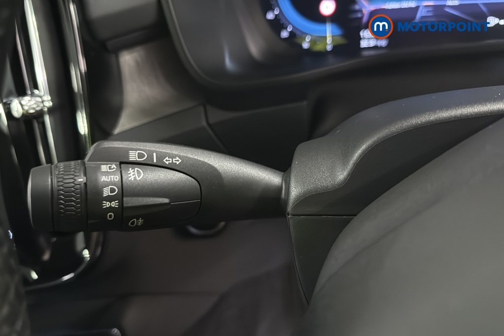 Volvo XC40 2.0 B3 Mhev Plus Suv Hybrid Dct Eu Black #17
