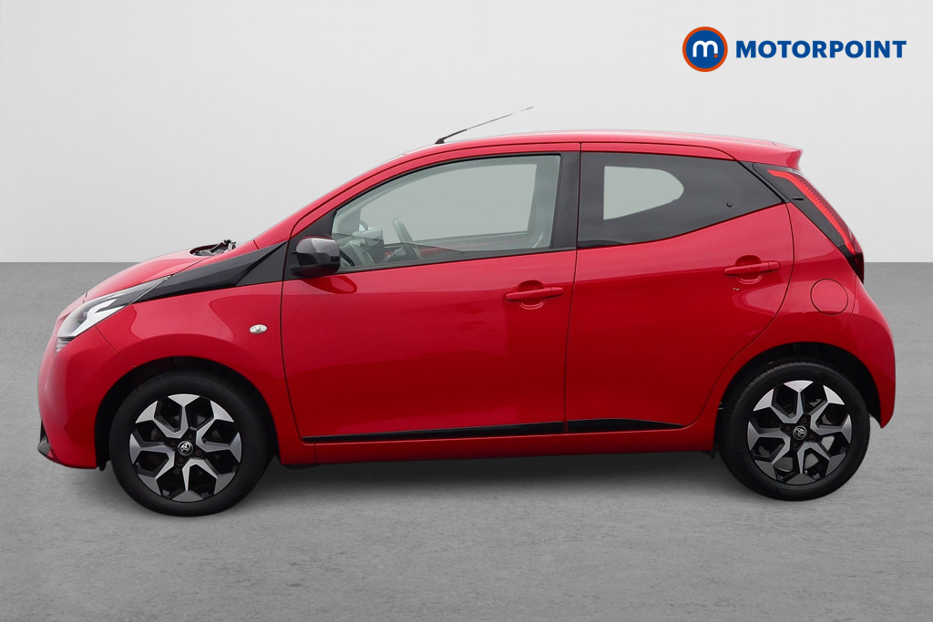Toyota Aygo 1.0 Vvt-i X-trend Red #4