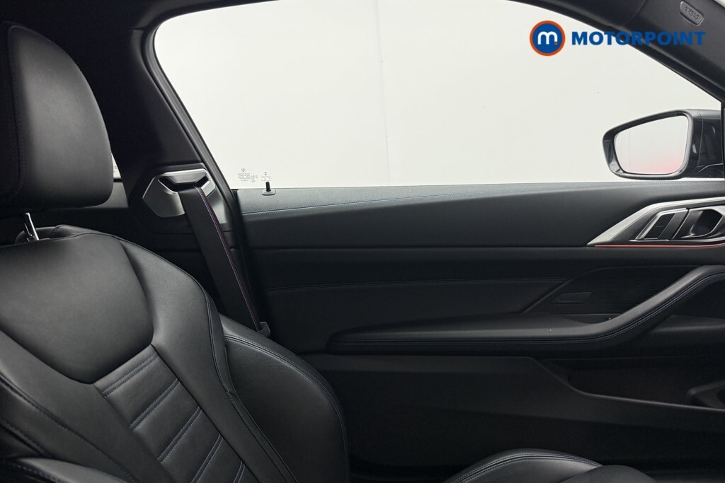 BMW 4 Series Bmw 4 Series M Sport Black #42