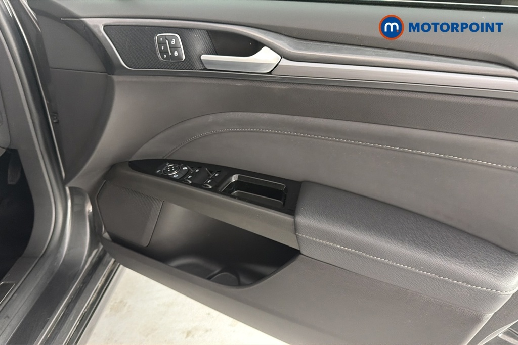 Ford Mondeo 2.0 Hybrid Titanium Edition Estate Blue #21
