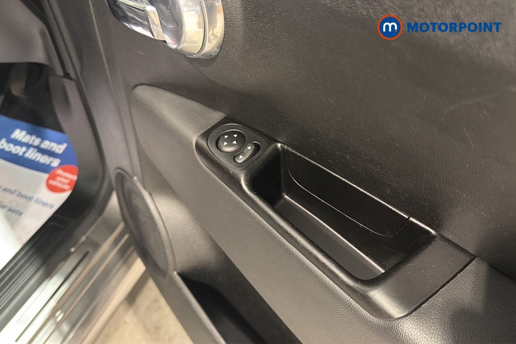 Fiat 500 1.0 Mild Hybrid Lounge Red #18