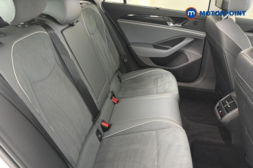 Volkswagen Passat 1.5 Tsi Ehybrid 272 R-line Dsg Grey #26