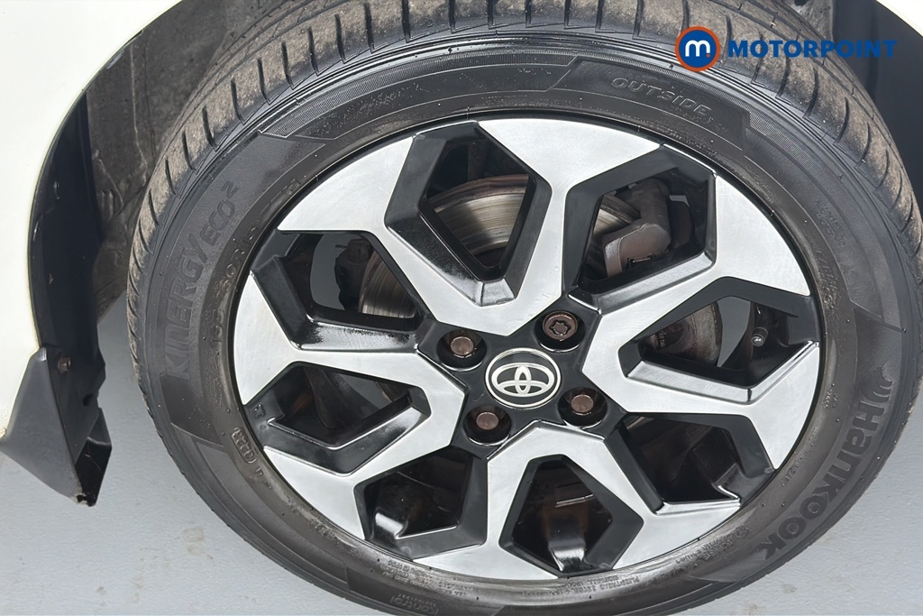 Toyota Aygo Vvt-i X-play Tss White #25