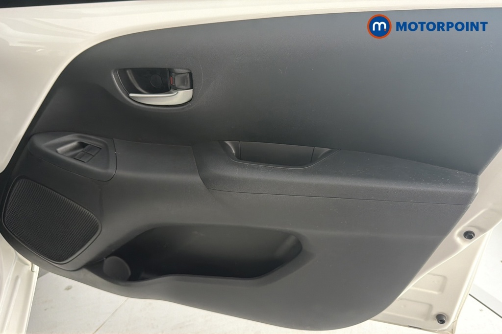 Toyota Aygo Vvt-i X-play Tss White #20