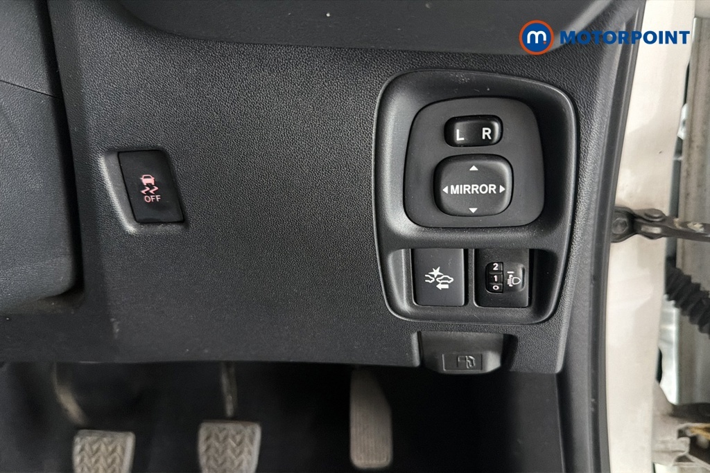 Toyota Aygo Vvt-i X-play Tss White #15