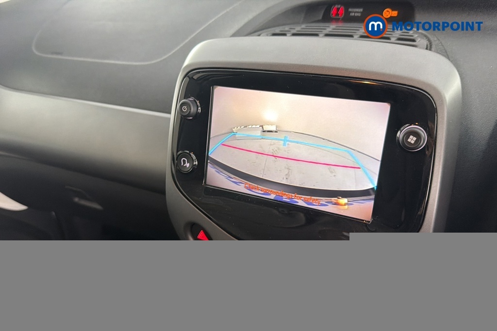 Toyota Aygo Vvt-i X-play Tss White #17