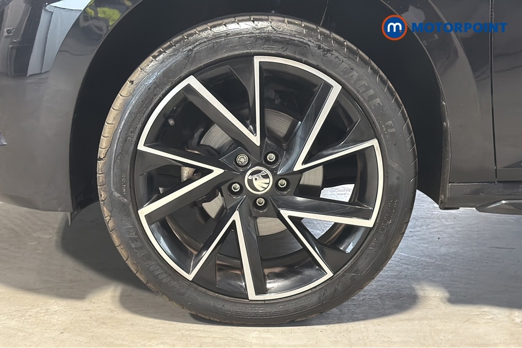 Skoda Kamiq 1.0 Tsi 95 S White #24