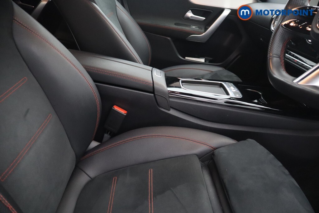 Mercedes-Benz A Class 1.3 A200h Mhev Amg Line Executive 7G-dct Euro 6 Black #18