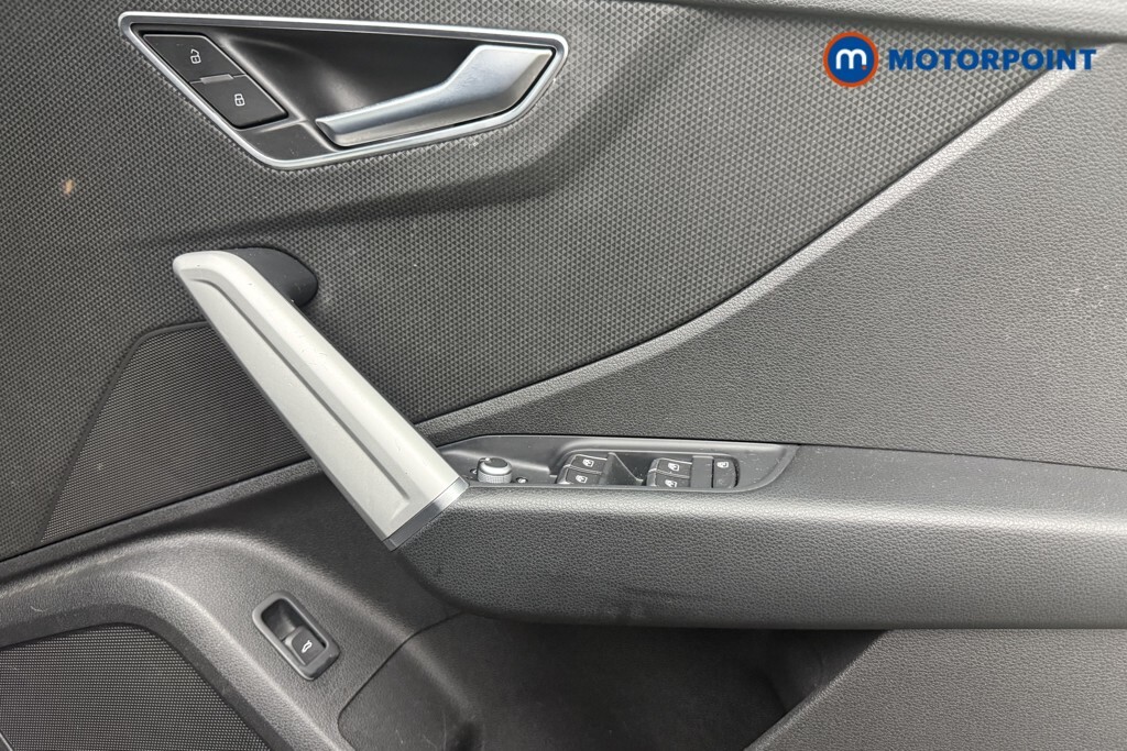 Audi Q2 Audi 35 Tfsi S Line S Tronic Estate Blue #20