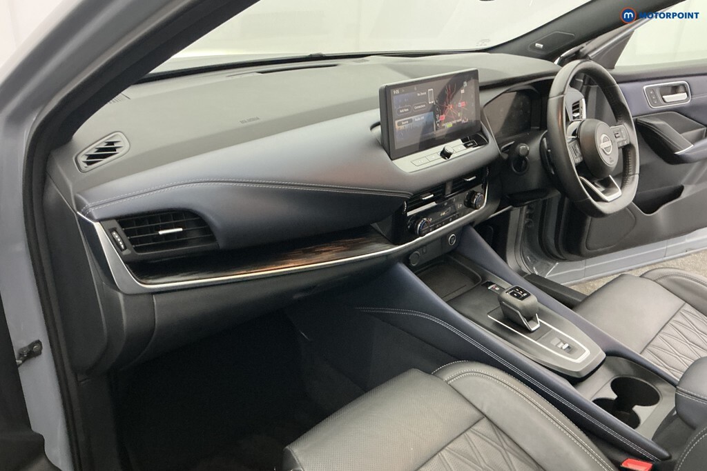 Nissan Qashqai 1.3L N-connecta Black #15
