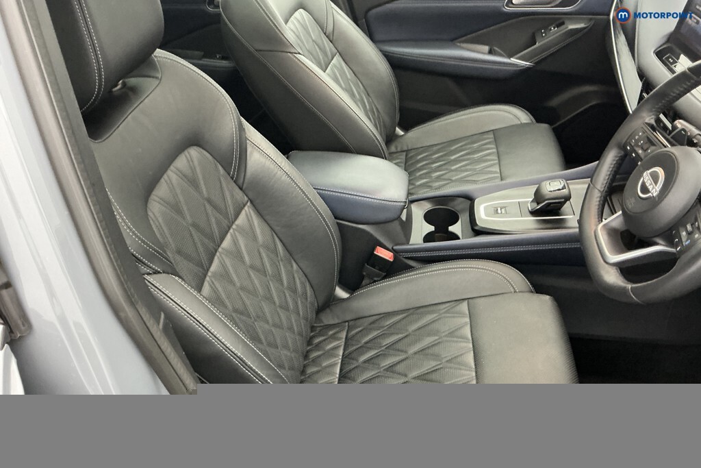 Nissan Qashqai 1.3L N-connecta Black #12