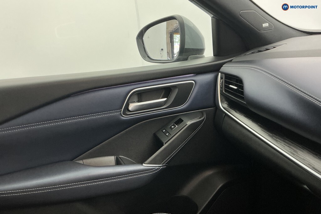 Nissan Qashqai 1.3L N-connecta Black #24