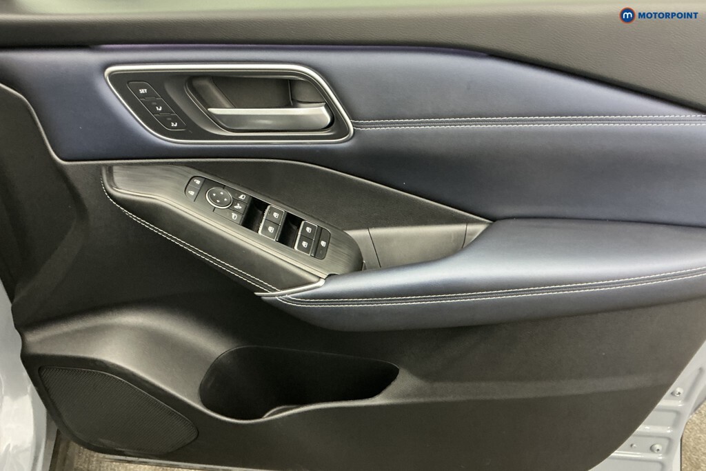 Nissan Qashqai 1.3L N-connecta Black #29