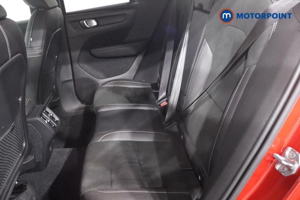Volvo XC40 1.5 T3 163 Momentum Pro White #28