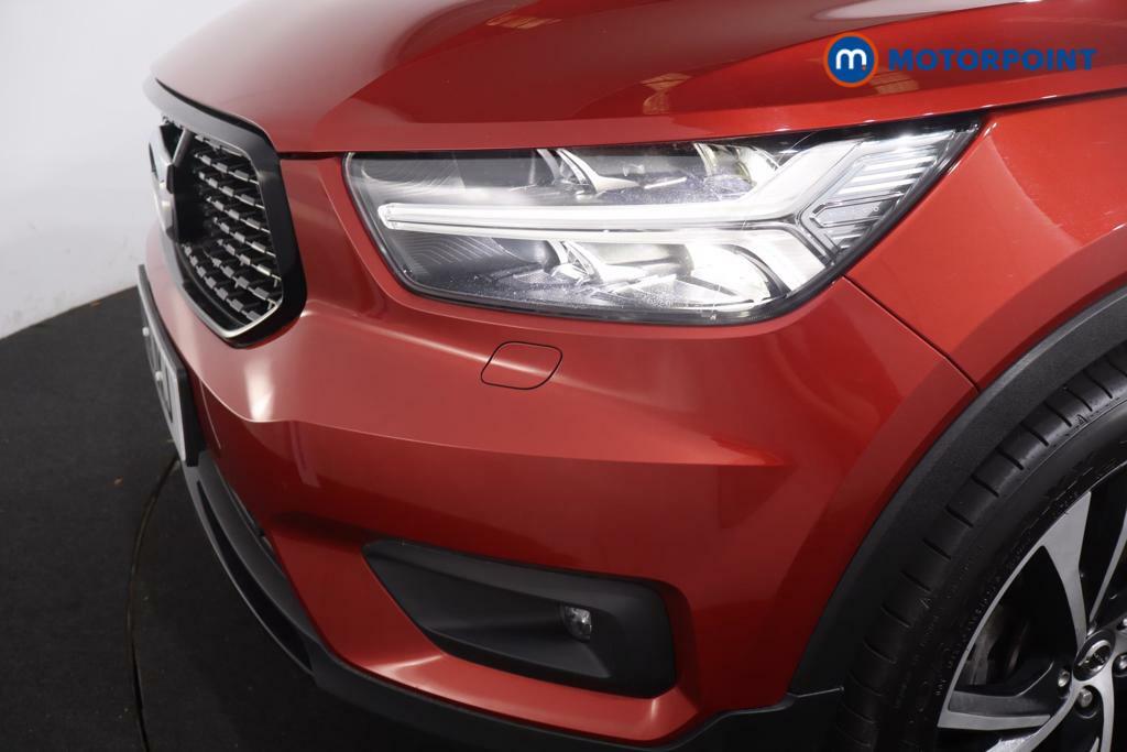 Volvo XC40 1.5 T3 163 Momentum Pro White #32