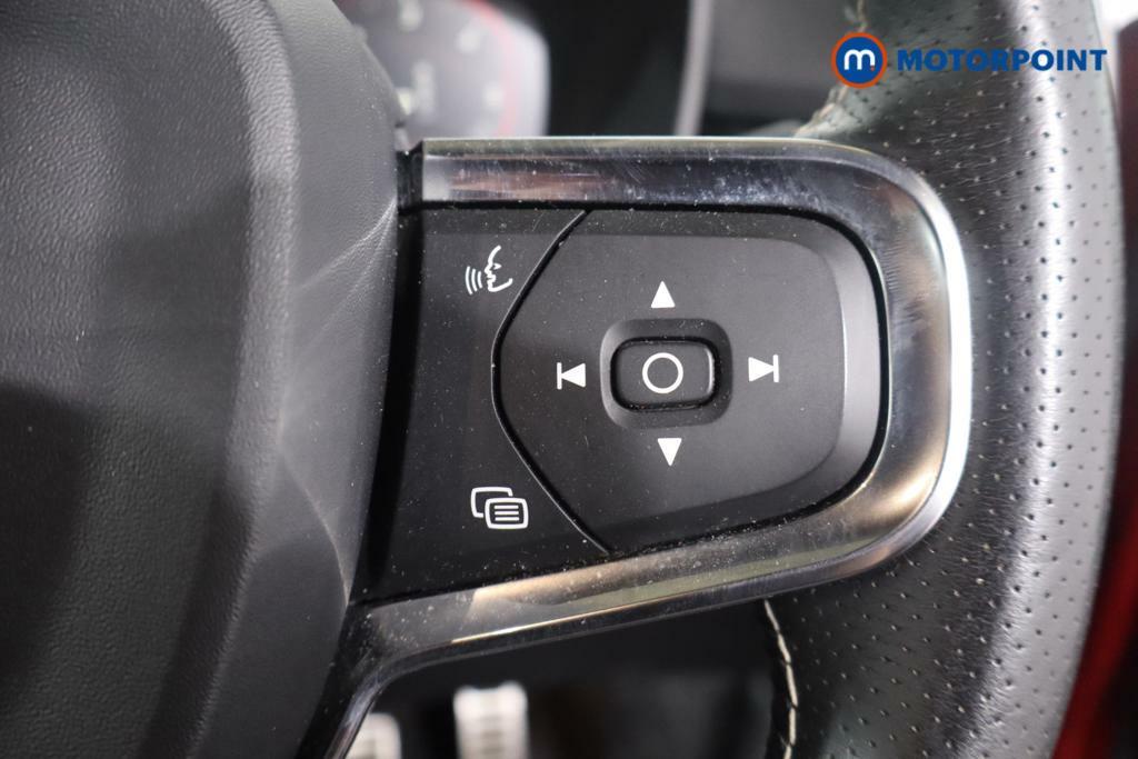 Volvo XC40 1.5 T3 163 Momentum Pro White #20
