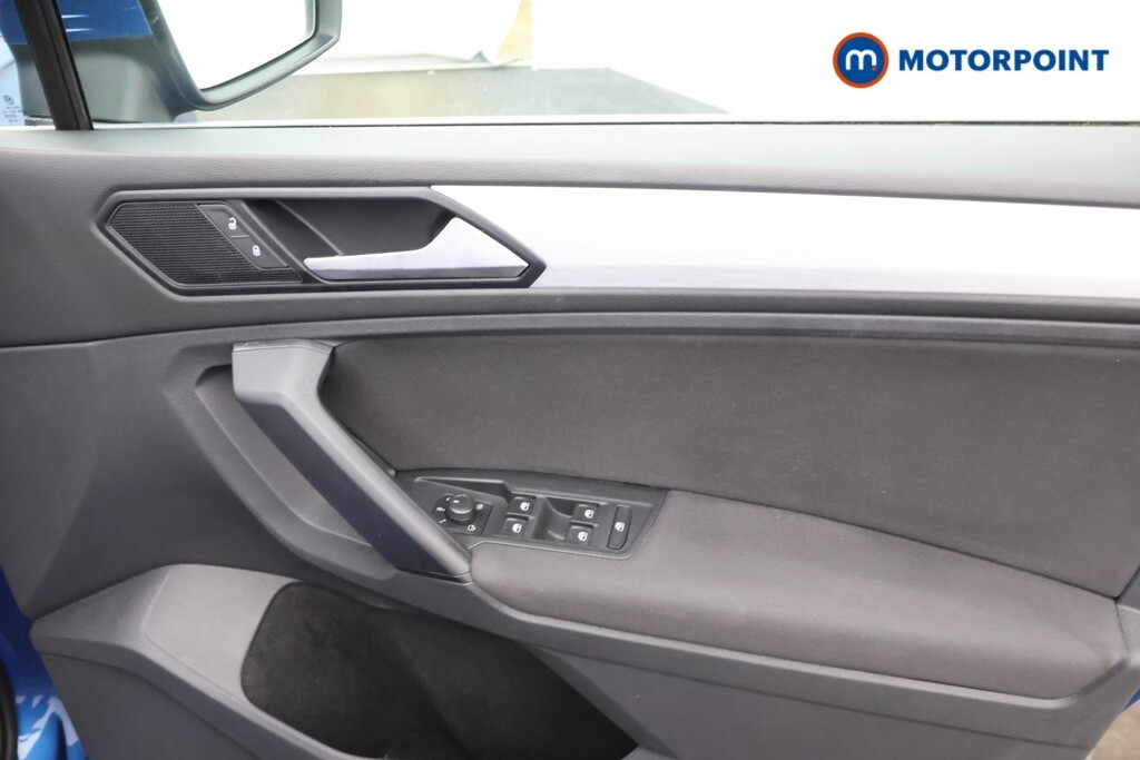 Volkswagen Tiguan 2.0 Match Tdi Black #17