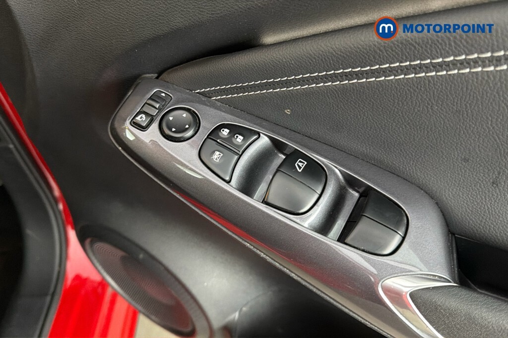 Nissan Juke 1.6 Hybrid N-connecta 2023 Red #25