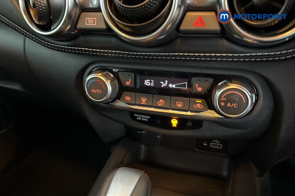 Nissan Juke 1.6 Hybrid N-connecta 2023 Red #16
