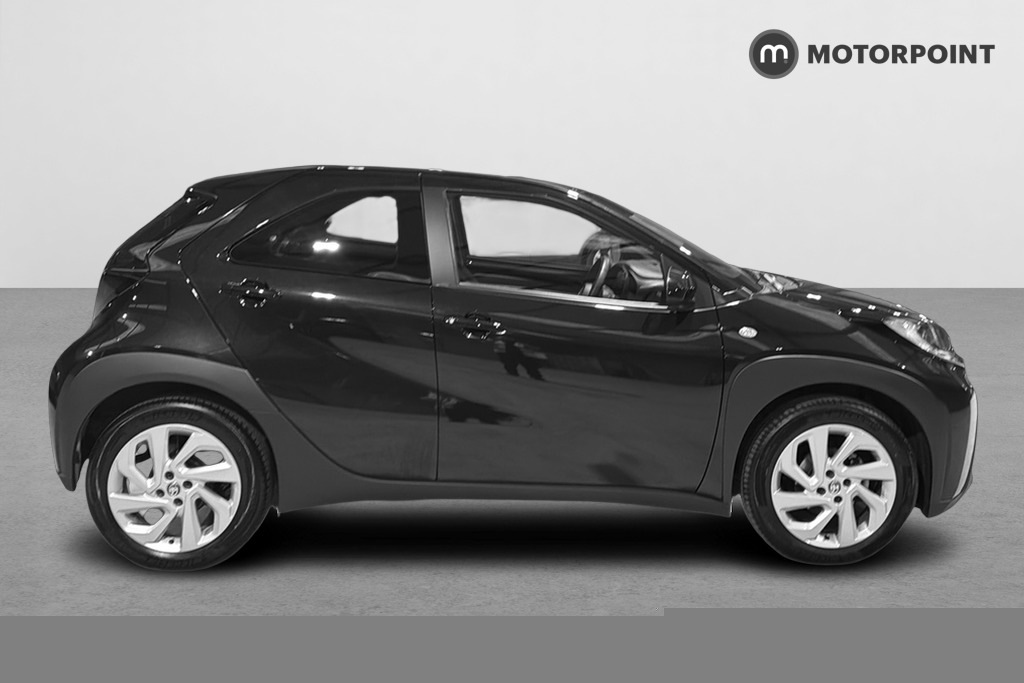 Toyota Aygo X 1.0 Vvt-i Pure Black #4