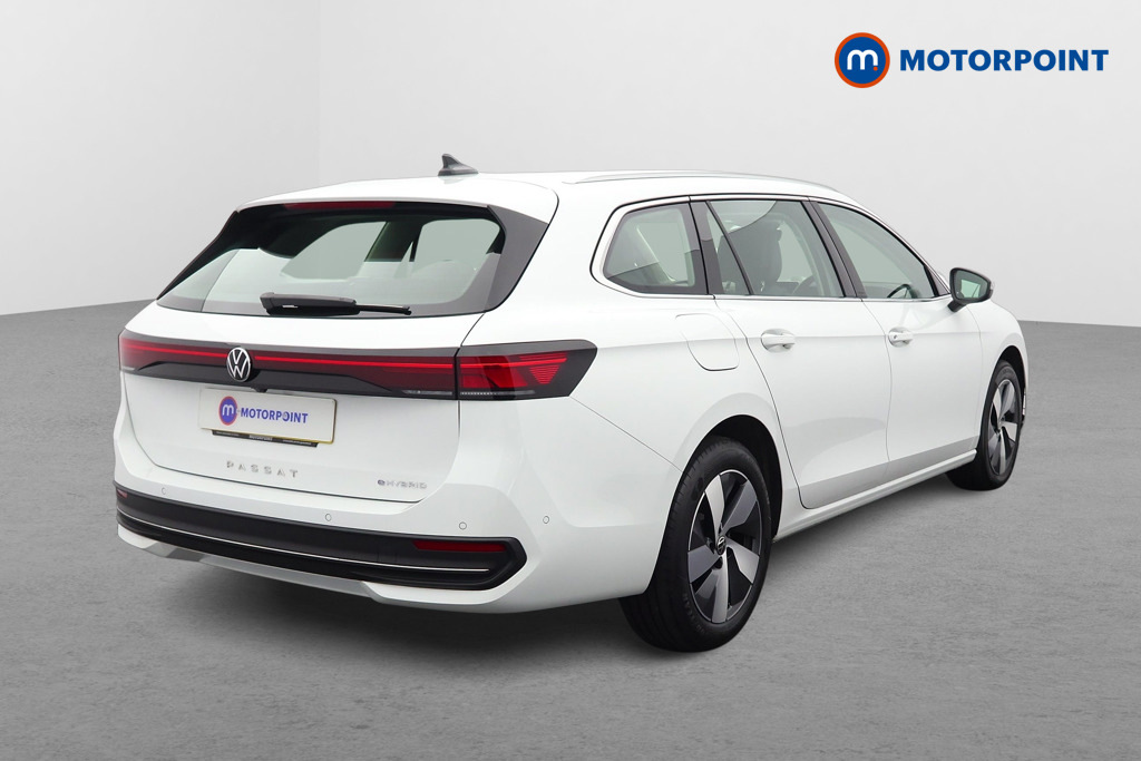 Volkswagen Passat 1.5 Tsi Ehybrid Life Dsg White #6