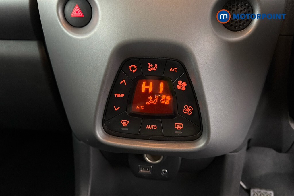 Toyota Aygo Aygo X-trend Vvt-i Red #14