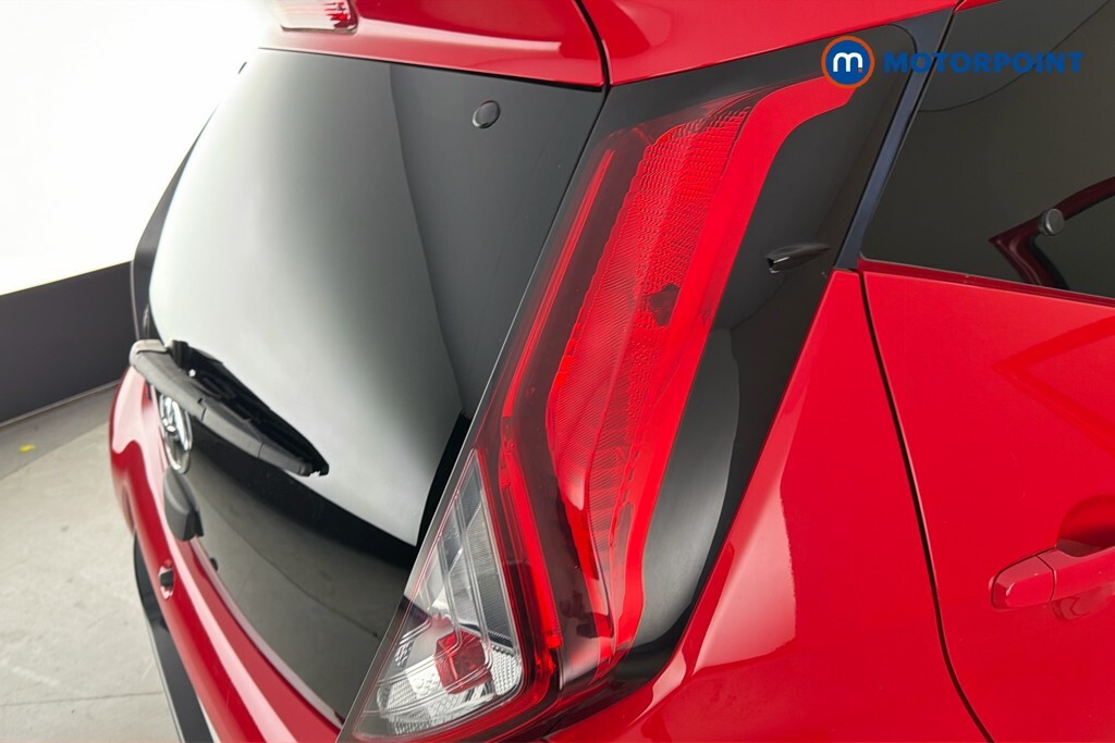 Toyota Aygo Aygo X-trend Vvt-i Red #24