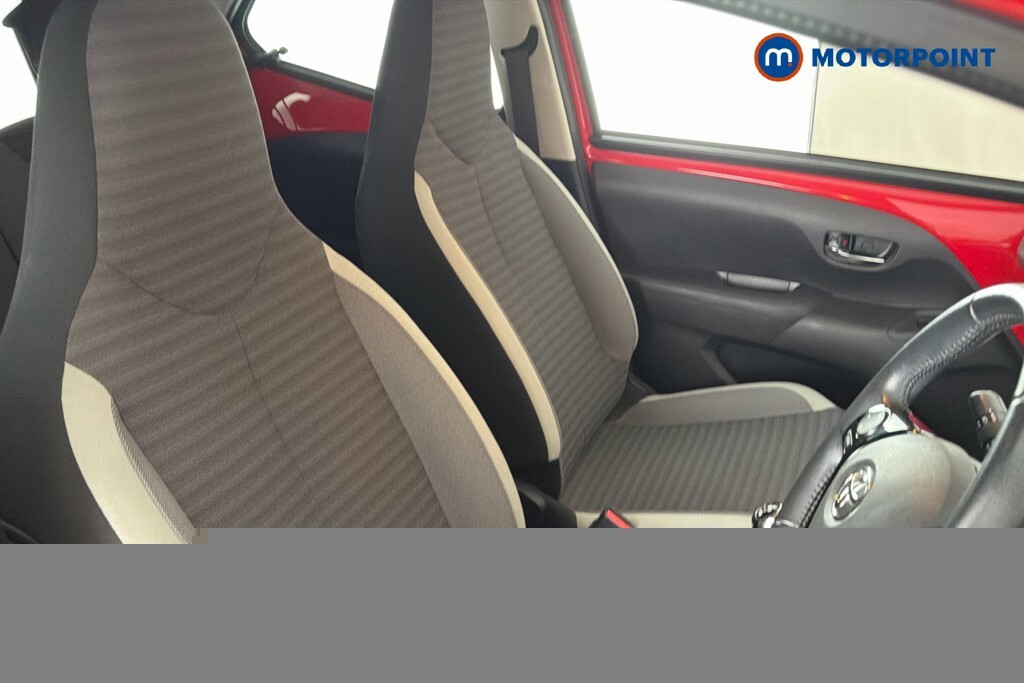 Toyota Aygo Aygo X-trend Vvt-i Red #17
