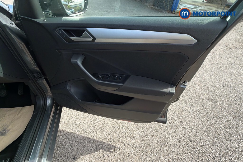 Volkswagen T-Roc 2.0 Tdi R-line Dsg Euro 6 Ss Black #21