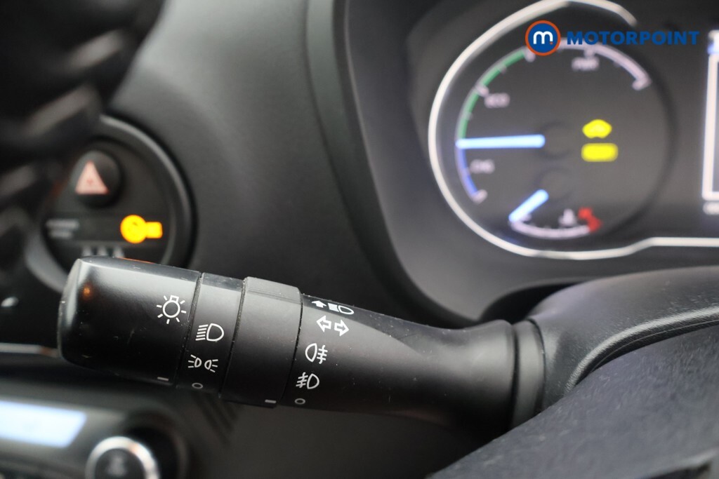 Toyota Yaris Hybrid 1.5 Vvt-i Icon Tech 5-Dr White #11