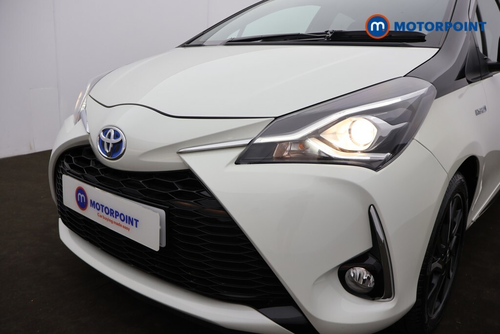 Toyota Yaris Hybrid 1.5 Vvt-i Icon Tech 5-Dr White #35
