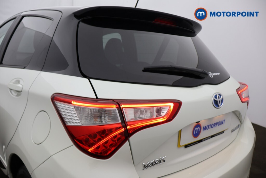 Toyota Yaris Hybrid 1.5 Vvt-i Icon Tech 5-Dr White #29