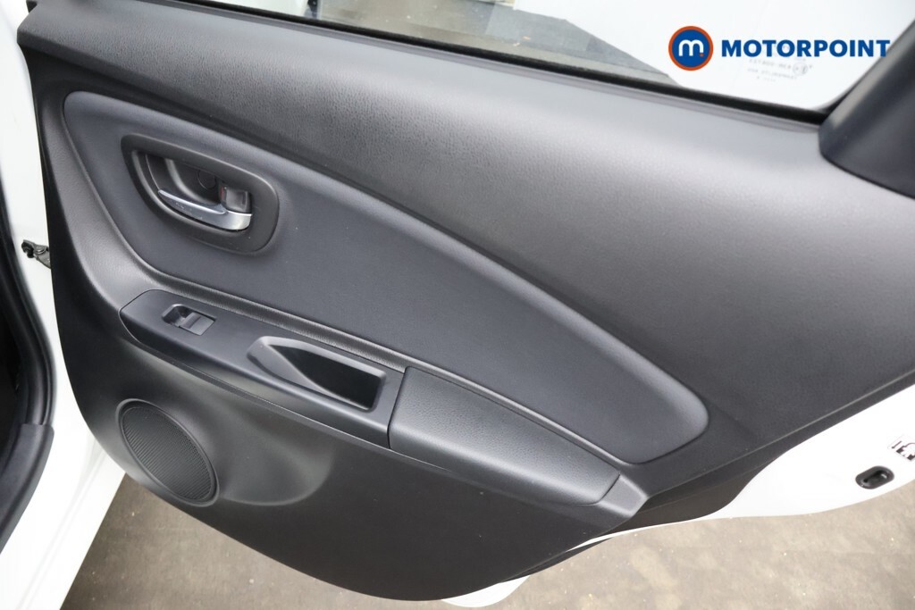 Toyota Yaris Hybrid 1.5 Vvt-i Icon Tech 5-Dr White #24