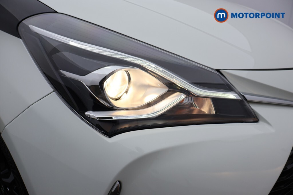 Toyota Yaris Hybrid 1.5 Vvt-i Icon Tech 5-Dr White #34