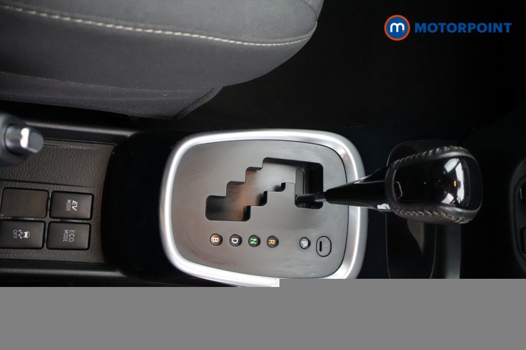 Toyota Yaris Hybrid 1.5 Vvt-i Icon Tech 5-Dr White #16