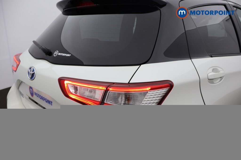 Toyota Yaris Hybrid 1.5 Vvt-i Icon Tech 5-Dr White #31