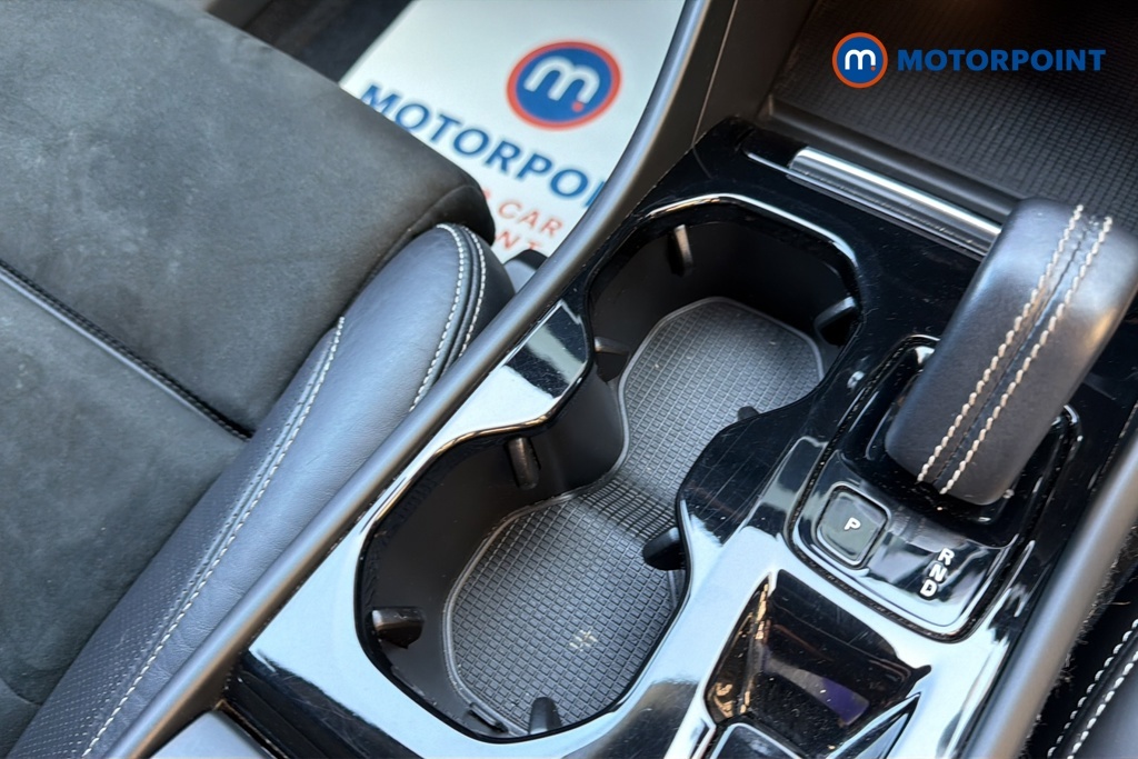 Volvo XC40 1.5 T5 262 Hybrid R Design Pro Geartronic #17