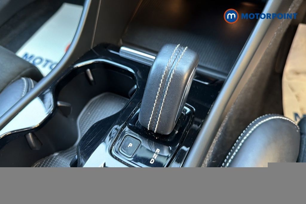 Volvo XC40 1.5 T5 262 Hybrid R Design Pro Geartronic #16