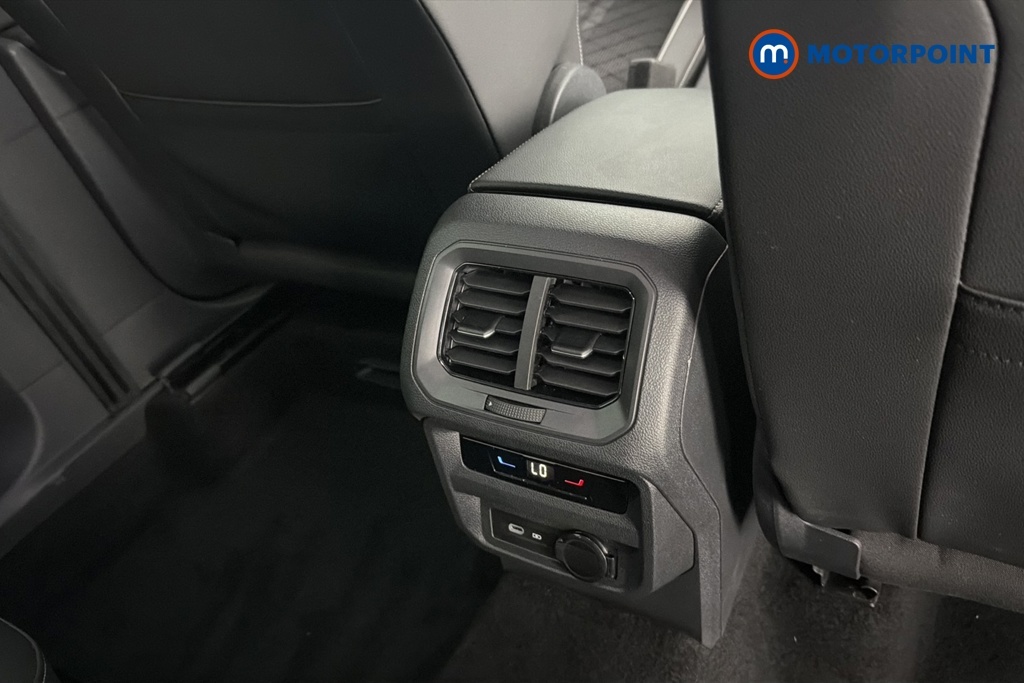 Volkswagen Tiguan 1.5 Etsi 150 R-line Grey #27