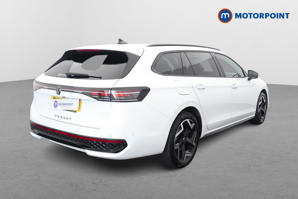 Volkswagen Passat 1.5 Tsi Ehybrid R-line Dsg White #5
