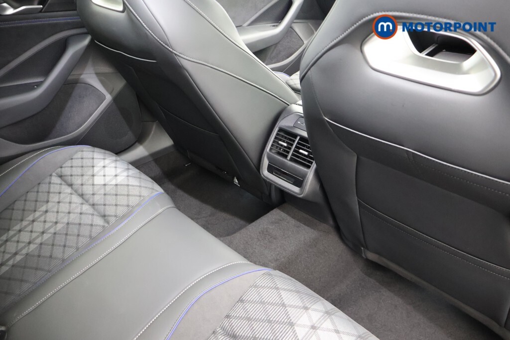 Volkswagen Passat 1.5 Tsi Ehybrid 19.7Kwh Elegance Estate  #27