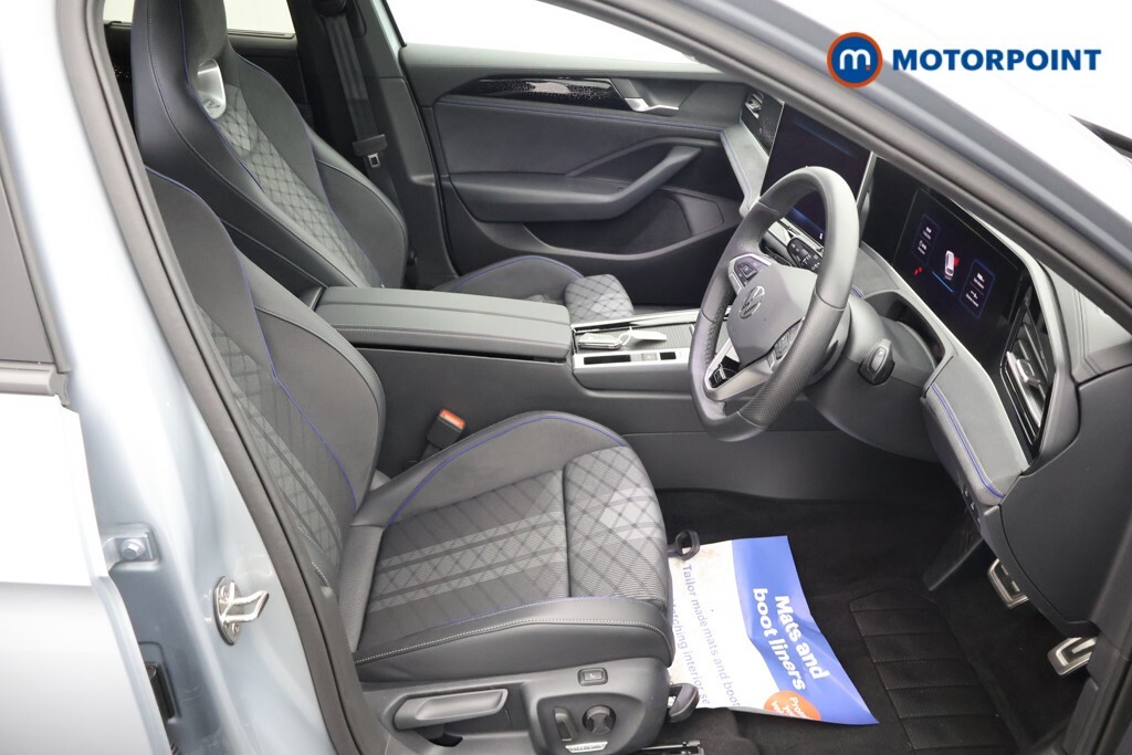 Volkswagen Passat 1.5 Tsi Ehybrid 19.7Kwh Elegance Estate  #24