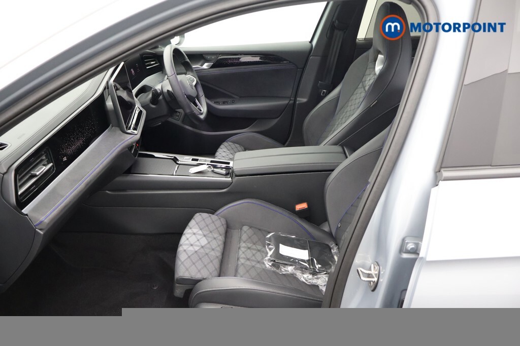 Volkswagen Passat 1.5 Tsi Ehybrid 19.7Kwh Elegance Estate  #34