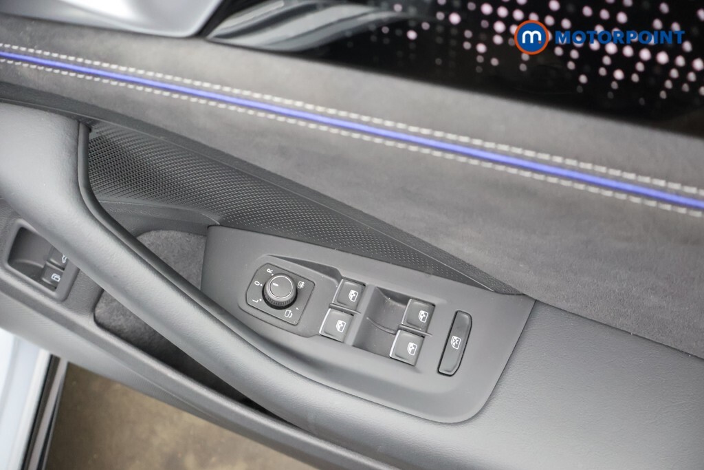 Volkswagen Passat 1.5 Tsi Ehybrid 19.7Kwh Elegance Estate  #20